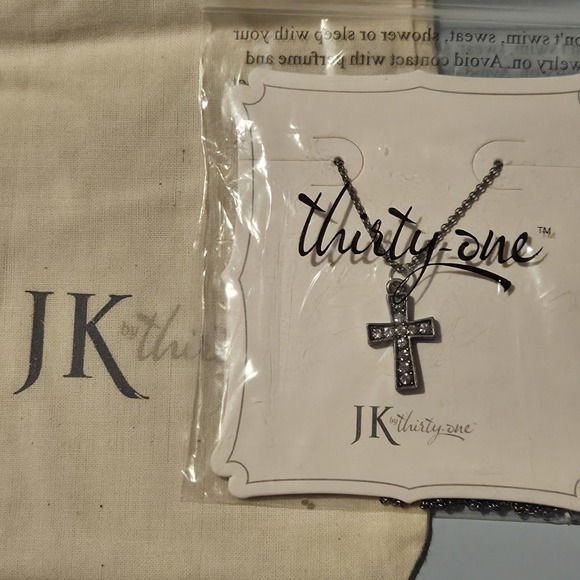 Thirty-One Enchanted Cross Necklace Antique Silver 18" W/2" Extender Retired New - Picture 7 of 7